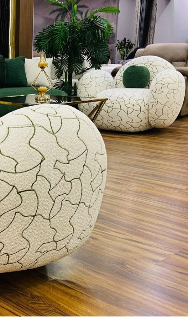 box hand sofa set